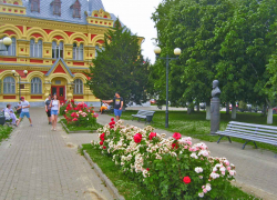 В Камышине создали аллеи бюстов Героев Советского Союза, известных камышан, а где же аллея Героев Социалистического труда? - камышанин