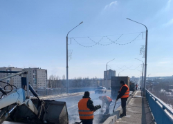 Администрация Камышина показала, как сегодня, 12 марта, ремонтируется полотно Бородинского моста