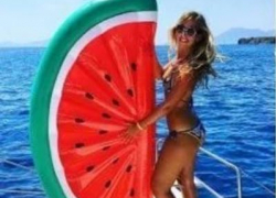 Участникам камышинского заплыва на "арбузных" матрасах придется начать закаляться