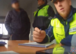 В Камышинском районе пресекли попытку дачи взятки полицейскому