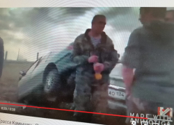 В соцсетях появилось видео аварии на дороге Камышин - Петров Вал, в котором одна легковушка взгромоздилась на другую (ВИДЕО)