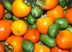 Помело, фейхоа, свити, хурма - Камышин завален экзотическими фруктами, но камышанам не до дорогих десертов