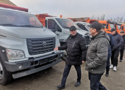 Глава города Станислав Зинченко провел смотр коммунальной техники МБУ Камышина «Благоустройство» и сделал вывод, что все отлично