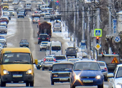 Камышинским водителям автоматически продлят срок действия прав на 3 года