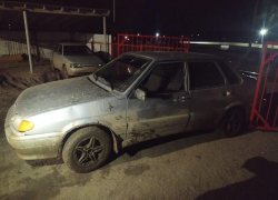 В центре тихой Таловки в Камышинском районе 28-летний водитель снес двух парней
