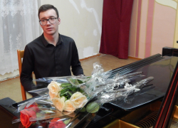 Потрясающий вечер подарил землякам камышанин, молодой пианист-виртуоз Андрей Ипгефер  