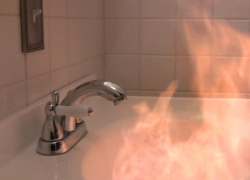 В Камышине на улице Юбилейной случился пожар в ванной