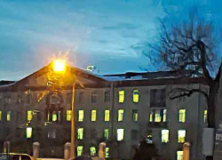 Пресс-служба полицейского Главка сообщила, что в Камышине в Новый год муж душил жену, а она его проткнула ножом 