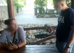 Оперативники "познакомились поближе" с мошенницей и ее обещаниями об антиковидных сертификатах