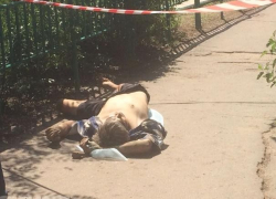 Люди продолжают падать и умирать на улицах