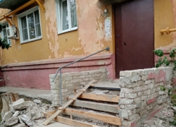 В Камышине управляющая компания предложила жильцам "перелетать" преграды