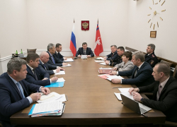 В Камышине по распоряжению губернатора Андрея Бочарова должны закрыться кафе, парикмахернские, маникюрные залы, стоматологии