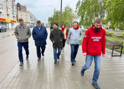 После стрима "Народного фронта" в Камышине выполнили занижение тротуара и положили тактильную плитку: некоторые итоги визита ОНФ в наш город