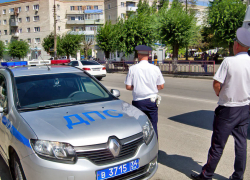 Волгоградский пенсионер попался на уловки мошенников и отдал почти полтора миллиона рублей, продав свою машину 