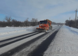 Как чистят от снега дороги в Камышинском районе