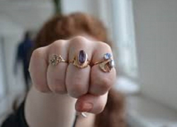 Даму, угрожавшую Камышинскому городскому суду бомбой, отправили образумиться в колонию на 9 месяцев