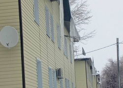 Камышан напрягают огромные сосульки на улице Текстильной