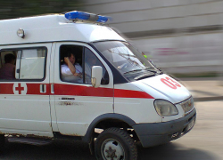 В Камышине напротив 12-й школы под колеса легковушки попала 5-летняя девочка