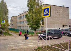 Прочитала в "Блокноте" про обновление дорожной разметки - пожалуйста, не забудьте 12-ю школу! - камышанка