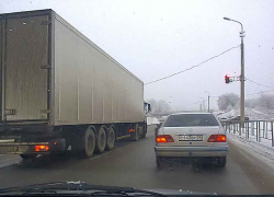«Не таких «подарков» мы ждем от нового года»: в Волгоградской области обсуждают втихую выросшие цены на бензин