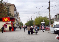 В Камышине оперативники задержали молодчика, который нападал на пенсионерок на улице и грабил их