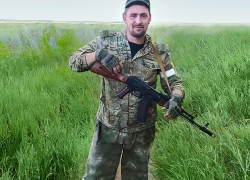 Сегодня, 1 декабря, торжественно передают орден Мужества родным погибшего за Донецк 35-летнего командира отделения из Камышина  Александра Чадова 