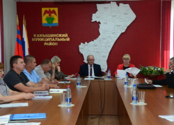 Администрация Камышинского района может провести "мастер-класс" для администрации Камышина, как работать без долгов и кредитов