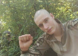  Гроб с телом покойного героя СВО сначала отвезли в Суровикинский район, а затем в Камышин: почему родные бойца "не поделили" похороны