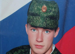 В Камышинском районе проводят в последний путь героически погибшего на Украине  Дениса Ульбрехта, служившего в бригаде РХБЗ в Камышине