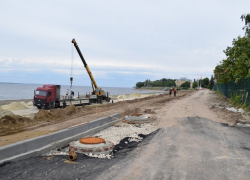 Глава Камышина Станислав Зинченко объявил, что в реконструкции набережной отставания  от графика  нет, и объект будет сдан 1 сентября