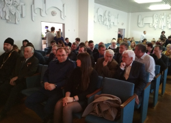 Глава Камышина, отчитываясь перед горожанами, пообещал обратить внимание на "унылую" площадь имени Героя России Александра Колгатина