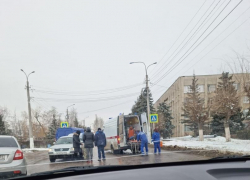 В Камышине среди бела дня сбили пешехода у здания администрации города