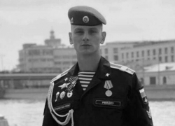 В городе Новоаннинском в Волгоградской области не стали петь и танцевать в день похорон погибшего в СВО земляка, отменили концерт