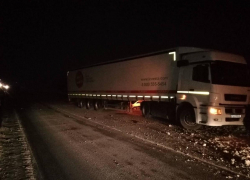 Под Камышином "Тойота" въехала в КАМАЗ, пострадал водитель большегруза