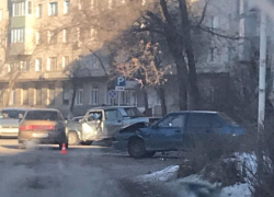 В Камышине девушка за рулем не пропустила автомобиль по главной дороге и после удара попала к хирургам
