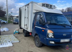 В Камышинском районе полицейские остановили фургон со 136 кг нелегальной икры с Дальнего Востока (ВИДЕО)