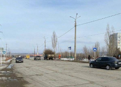 Службы благоустройства Камышина докладывают, что они занялись обрезкой деревьев