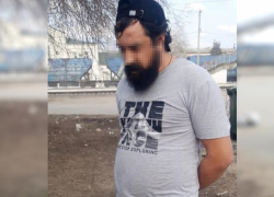 Мужчина прикидывался проституткой для обмана жаждущих секса, и на его удочку попался командированный из Камышина (ВИДЕО)