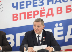 Какие итоги и перспективы сделали главными акцентами авторы очерка в "Блокноте" о 12-летии Андрея Бочарова у руля Волгоградской области