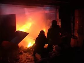 В Камышине из-за неосторожного  обращения с огнем сгорел гараж