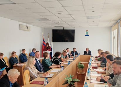 В Камышине глава Станислав Зинченко появился на «секретном» заседании городской думы