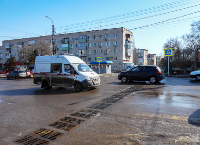 В поликлинике Камышина больных принимают фельдшеры, когда в кабинетах появятся врачи - неизвестно