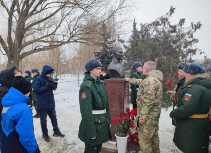 Владимир Путин поручил активно включать участников спецоперации в структуры местного самоуправления