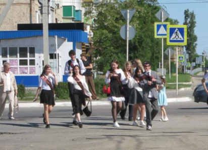 Станислав Зинченко объявил, что назначил стипендии главы города пятерым старшеклассникам, но размер стипендий засекретили