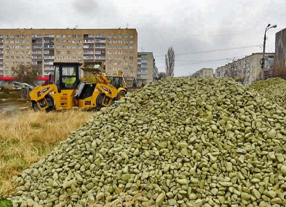 По какому случаю перекресток улиц Некрасова и Ленина в Камышине расширяется как стройплощадка?