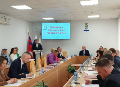 Глава Камышина Станислав Зинченко удачно сделал «дубль-выход» с годовым отчетом - теперь перед депутатами