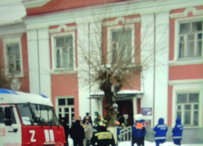 Что случилось в музыкальном училище в Камышине с утра сегодня, 14 января, что с утра его окружили пожарные машины?