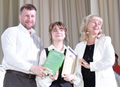 В Камышинском районе «ученик года-2026» Юлия Маринова расплакалась на сцене от радости