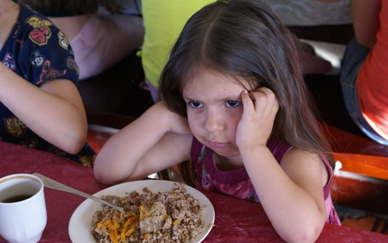 В детском саду  Камышина  детей кормили сомнительной крупой