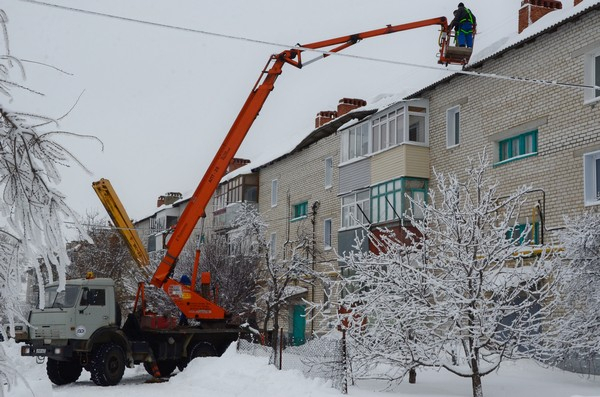 В поселке Мичуринский Камышинского района восстановили все три кровли, обрушившиеся под тяжестью снега